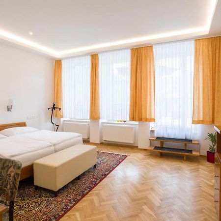 Luxusni Velky Apartman S Terasou V Centru Litomysle Bagian luar foto