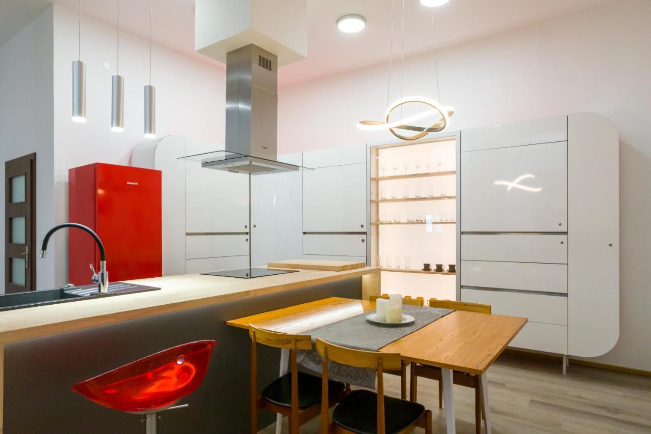 Luxusni Velky Apartman S Terasou V Centru Litomysle Bagian luar foto