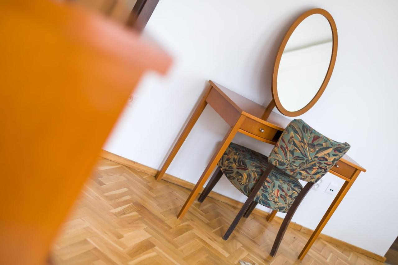 Luxusni Velky Apartman S Terasou V Centru Litomysle Bagian luar foto
