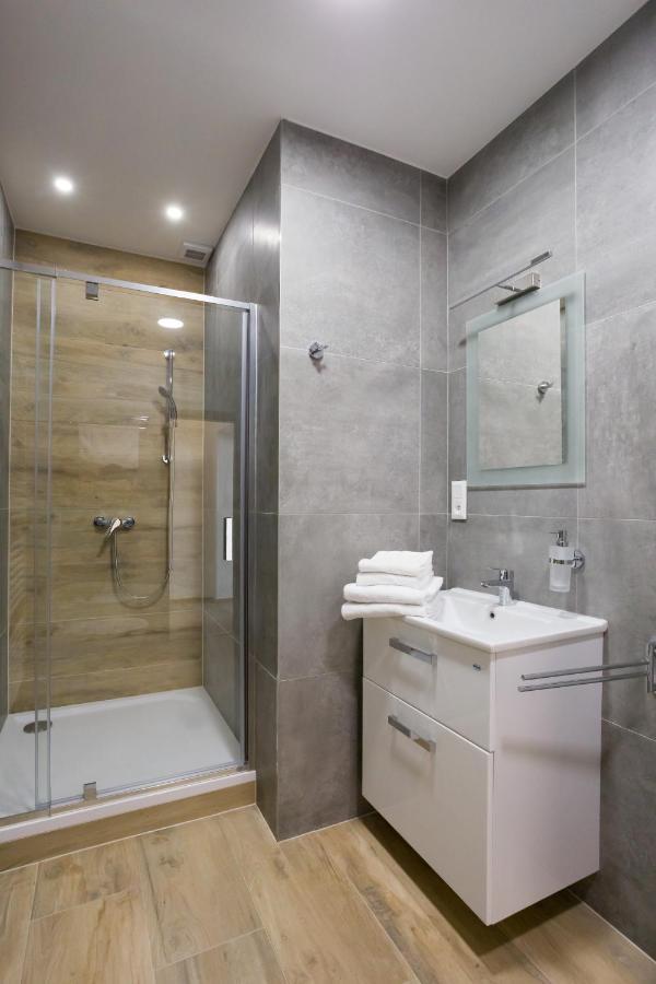 Luxusni Velky Apartman S Terasou V Centru Litomysle Bagian luar foto