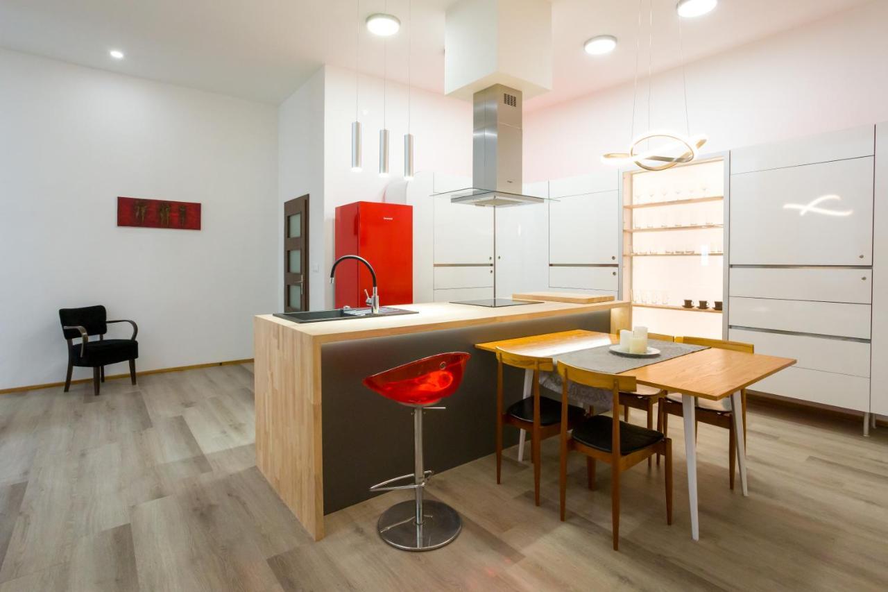 Luxusni Velky Apartman S Terasou V Centru Litomysle Bagian luar foto