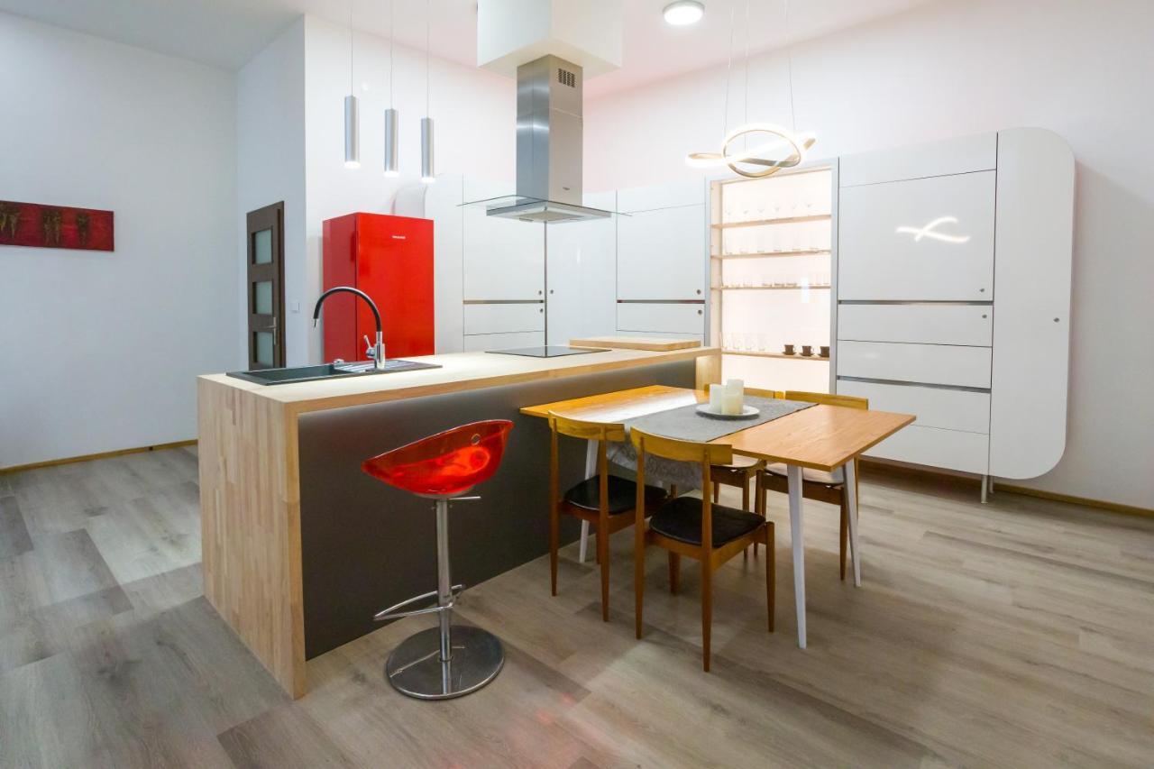 Luxusni Velky Apartman S Terasou V Centru Litomysle Bagian luar foto