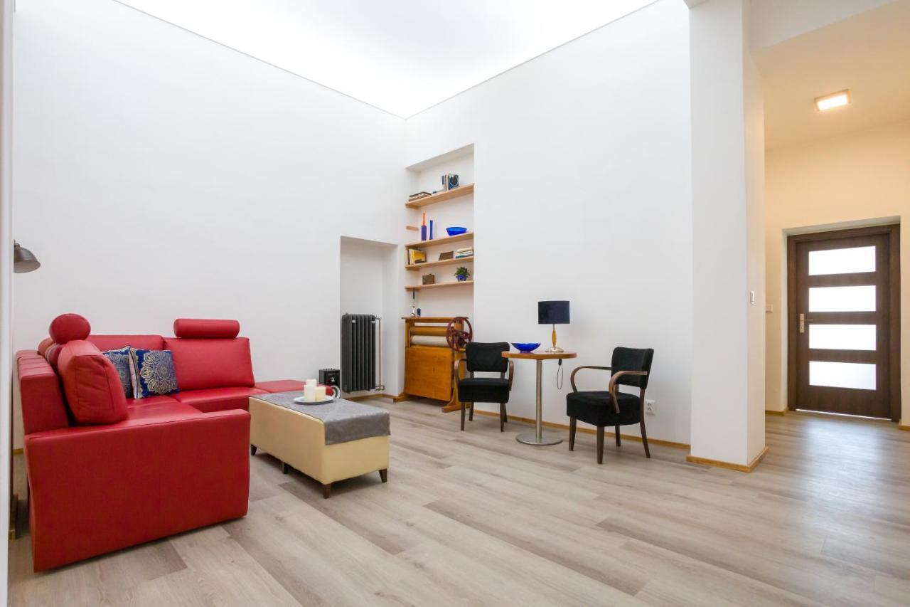 Luxusni Velky Apartman S Terasou V Centru Litomysle Bagian luar foto