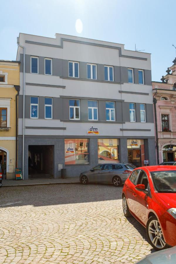 Luxusni Velky Apartman S Terasou V Centru Litomysle Bagian luar foto